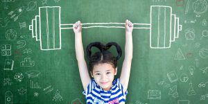 مراحل دهگانه پرورش فرزند قوی و مستقل