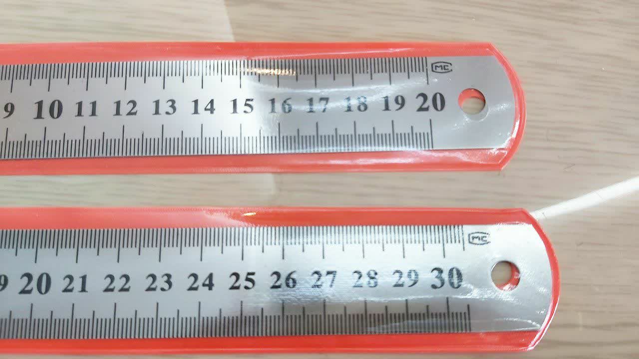 خط کش فلزی ۲۰ سانت